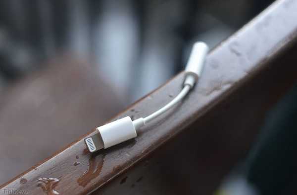 2018 iPhones kanske inte buntar Lightning to headphone jack adapter