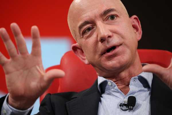 Amazons Bezos fraråder Bill Gates som verdens rikeste fyr