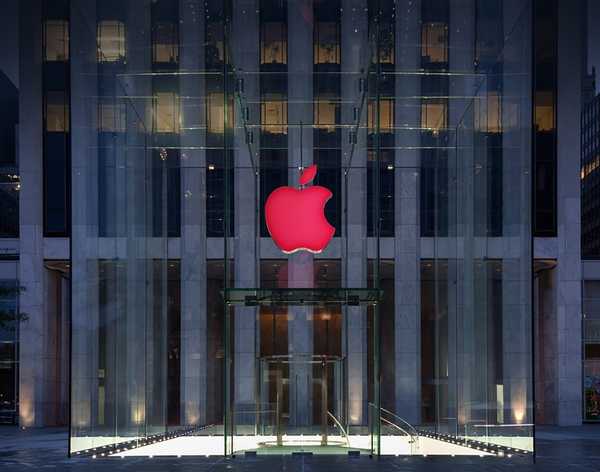 Gli Apple Store diventano rossi per la Giornata mondiale contro l'AIDS in quanto la compagnia dona il numero record alla fondazione (RED)