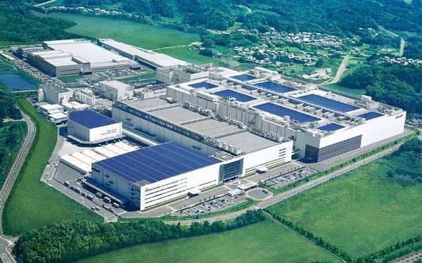 Les fournisseurs d'Apple Foxconn et Sharp pourraient construire une usine LCD de 8 milliards de dollars aux États-Unis