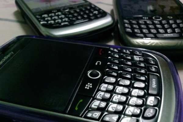 BlackBerrys globala marknadsandelstankar till noll procent nästan tio år efter iPhone lanseringen