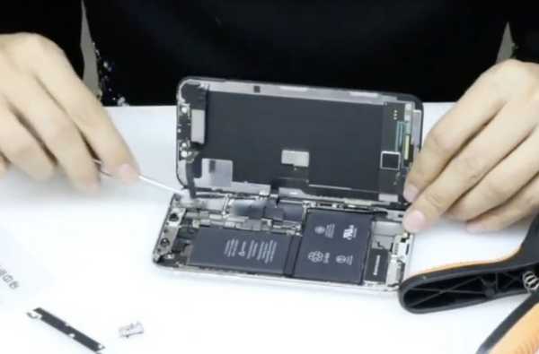 Video teardown iPhone X pertama hits YouTube dan panjangnya 15 menit