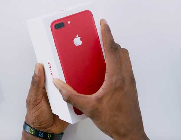 iPhone 7 Plus (RED) får behandling för unboxing