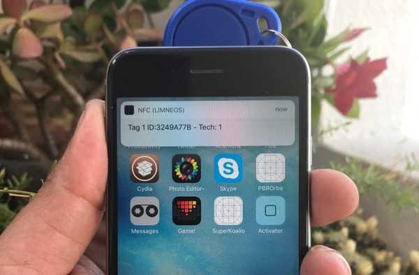 iPhone hackeado por desenvolvedor jailbreak para interagir com dispositivos NFC
