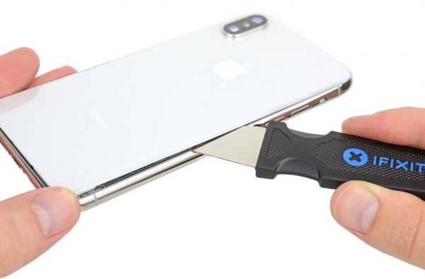 iPhone X teardown RAM 3GB, baterai dua sel 2.716 mAh, papan logika bertumpuk & lainnya