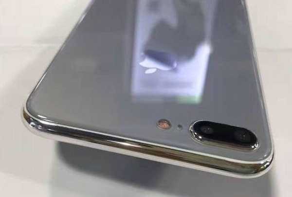 I nuovi manichini illustrano il possibile design posteriore in vetro per iPhone serie 7s