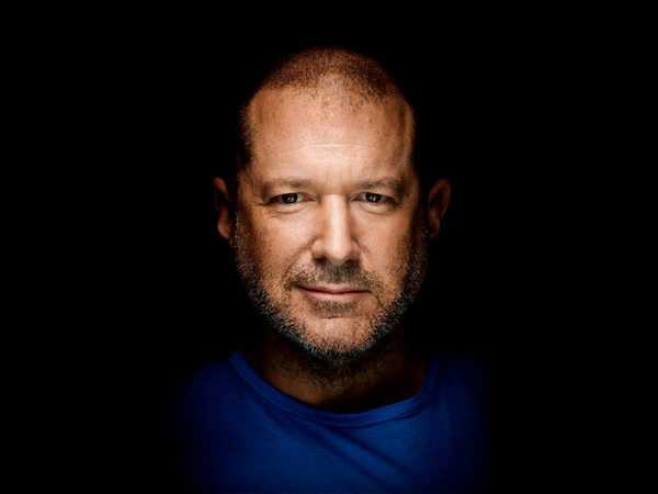 Sir Jonathan Ive ha vuelto a lo que mejor sabe hacer