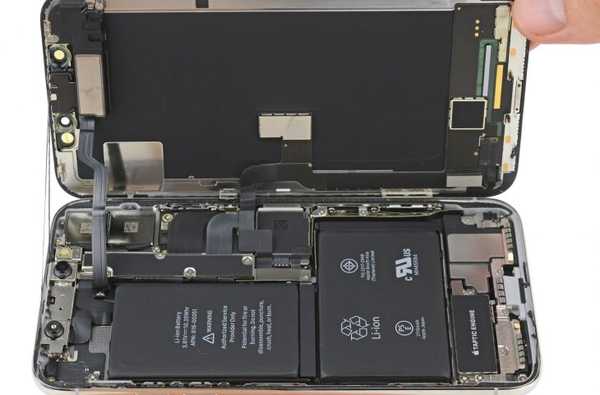 De toevoeging van een tweede batterij geeft iPhone X twee extra gebruiksuren dan iPhone 7