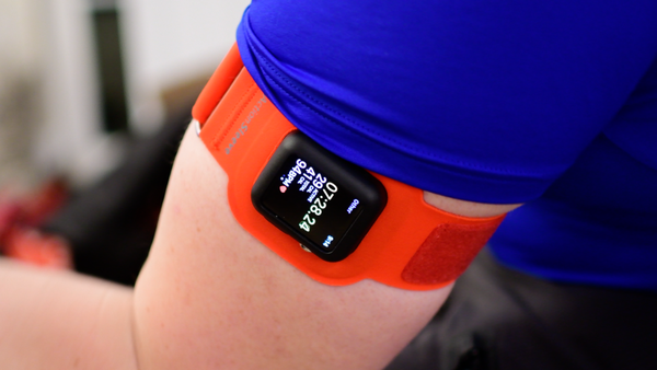 De ActionSleeve van Twelve South zet Apple Watch op een betere plek voor een aantal sportieve activiteiten