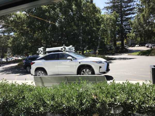 Video SUV Lexus, pesante e a guida autonoma