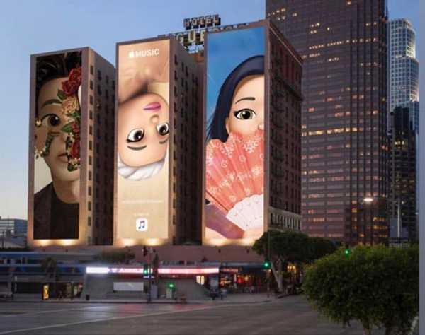 Antes de los Grammys, Apple publica vallas publicitarias con temas de Memoji en Los Ángeles.