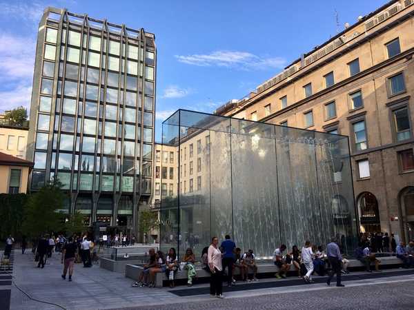 Echa un vistazo al modelo arquitectónico de la recién inaugurada tienda Piazza Liberty de Apple en Milán