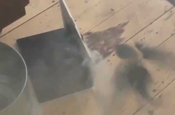 Il video mostra il fumo di MacBook Pro dopo l'esplosione della batteria durante l'uso normale
