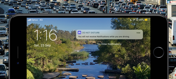 Hoe de reactie 'Niet storen tijdens het rijden' op de iPhone aan te passen