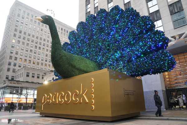 Il servizio di streaming Peacock di NBC arriva a luglio con tre livelli di prezzo